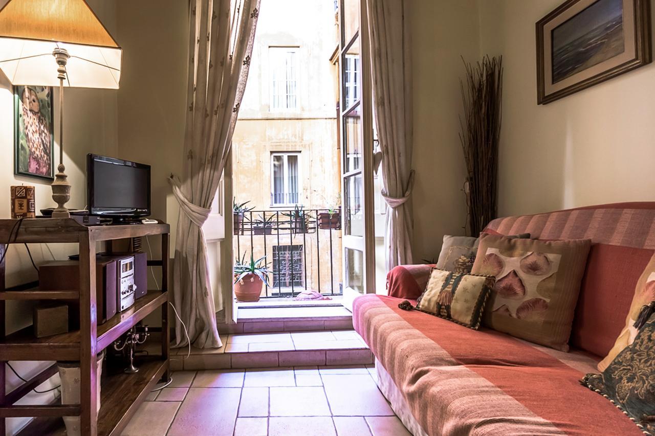 Palazzo Farnese Historical Apartamento *