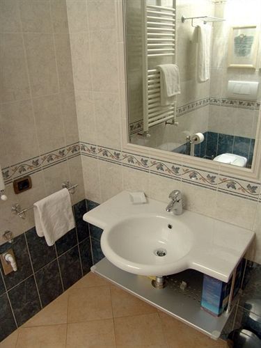 Crosti 3* Roma