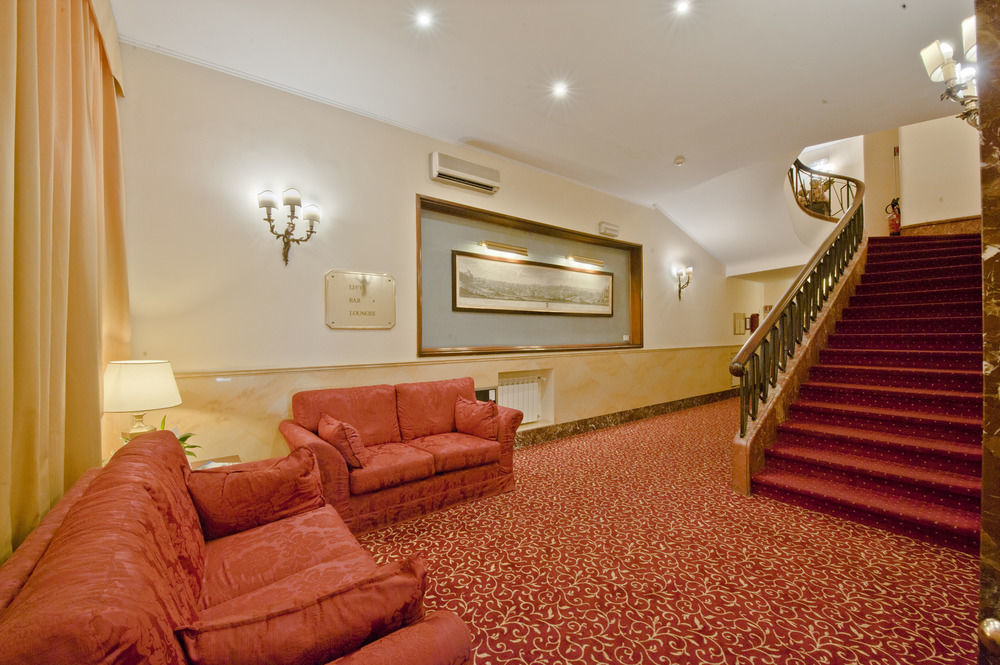 Hotel Napoleon 4*