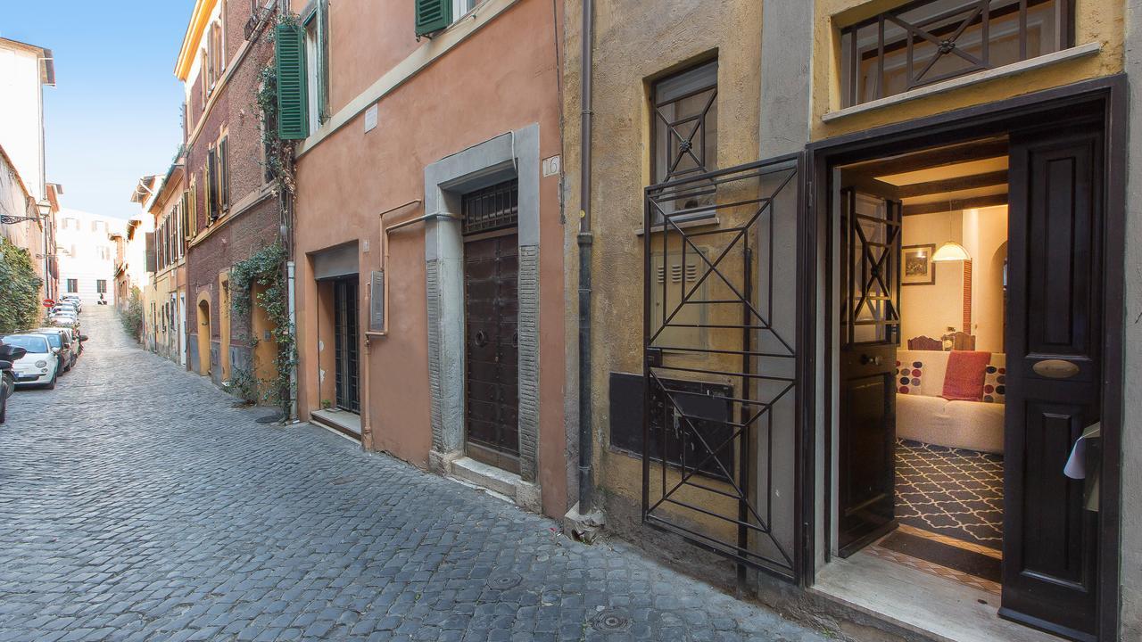 Apartment In Panieri Terrace Rome