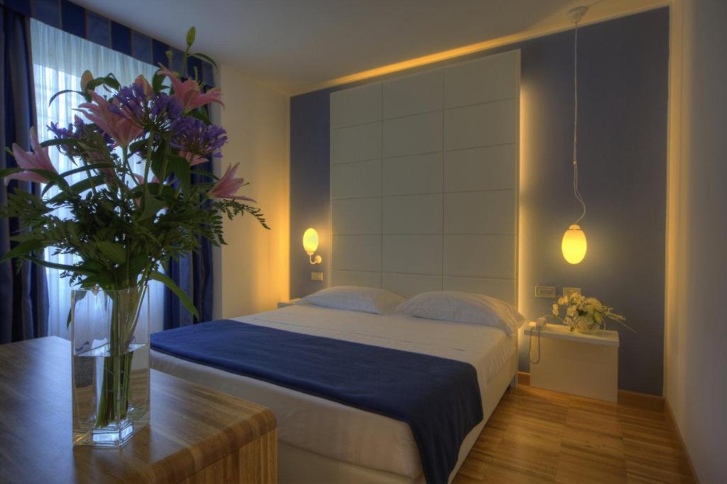 Point Hotel 3*