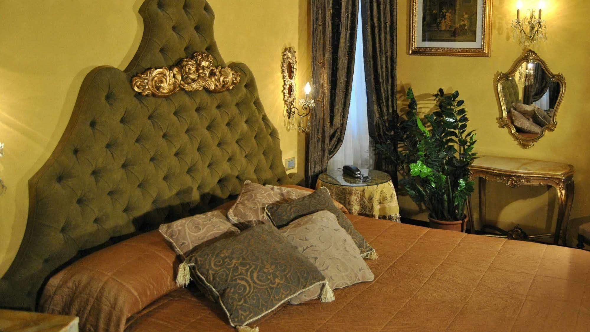 Boutique Campo De' Fiori 3* Roma