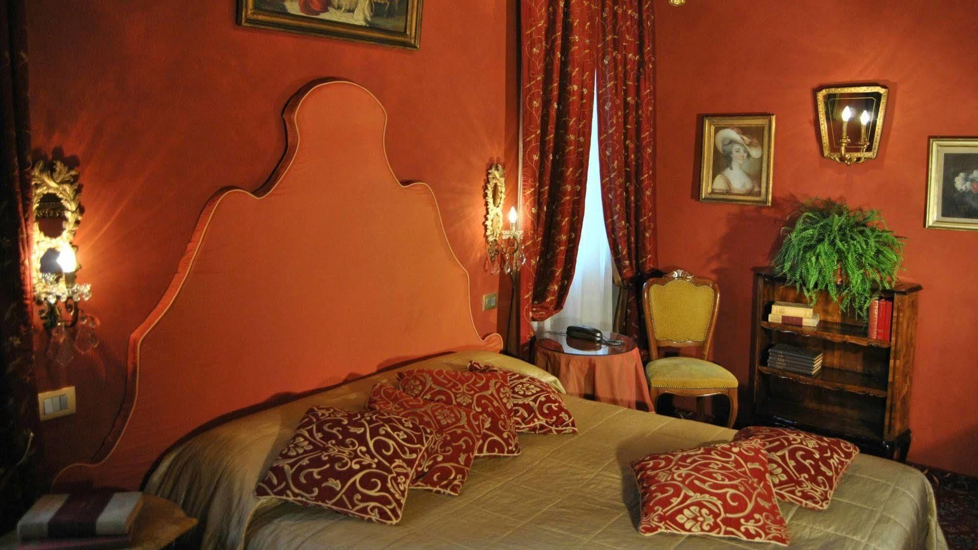 Hotel Boutique Campo De' Fiori 3*