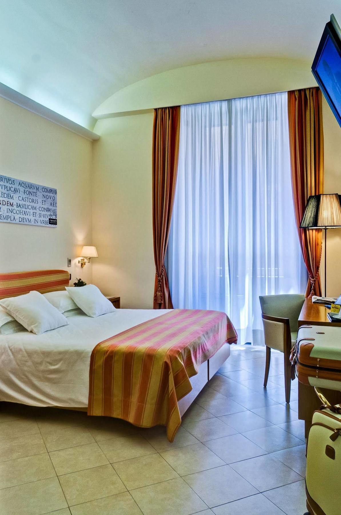 Hotel Crosti 3*