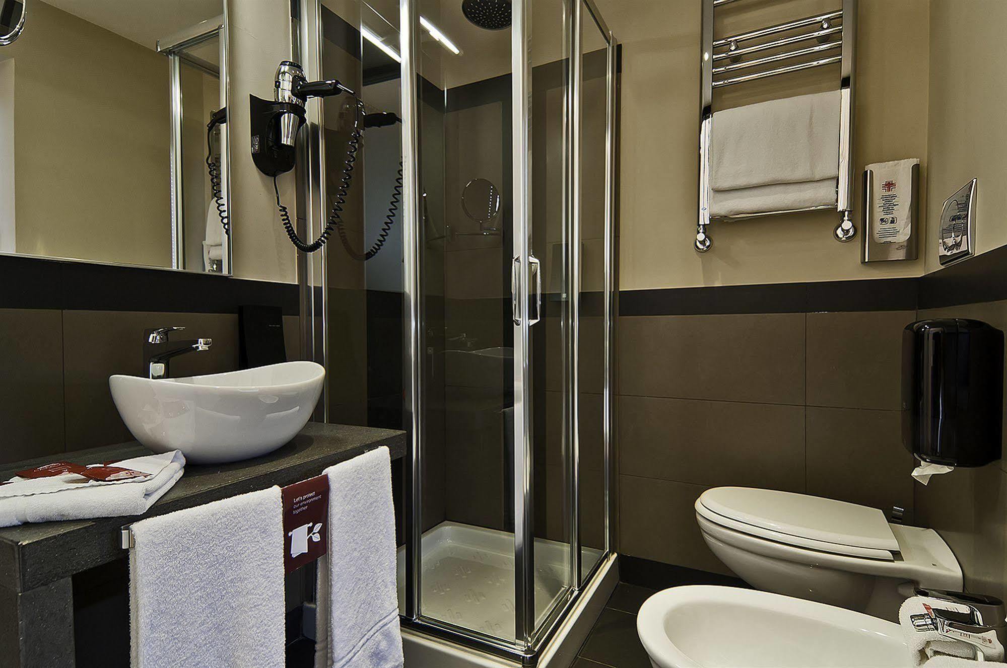 Caravel Hotel 4*