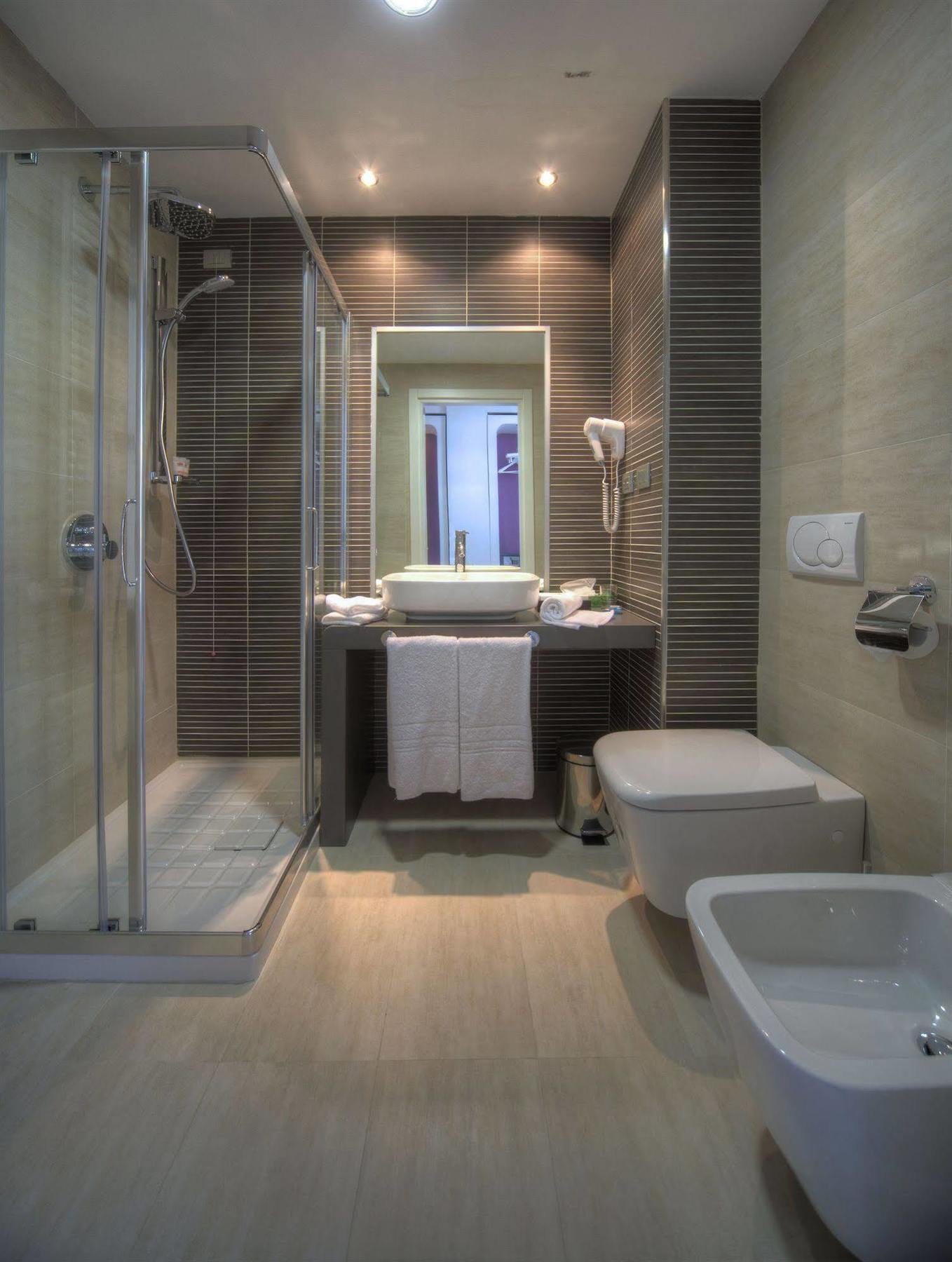 Point Hotel 3*