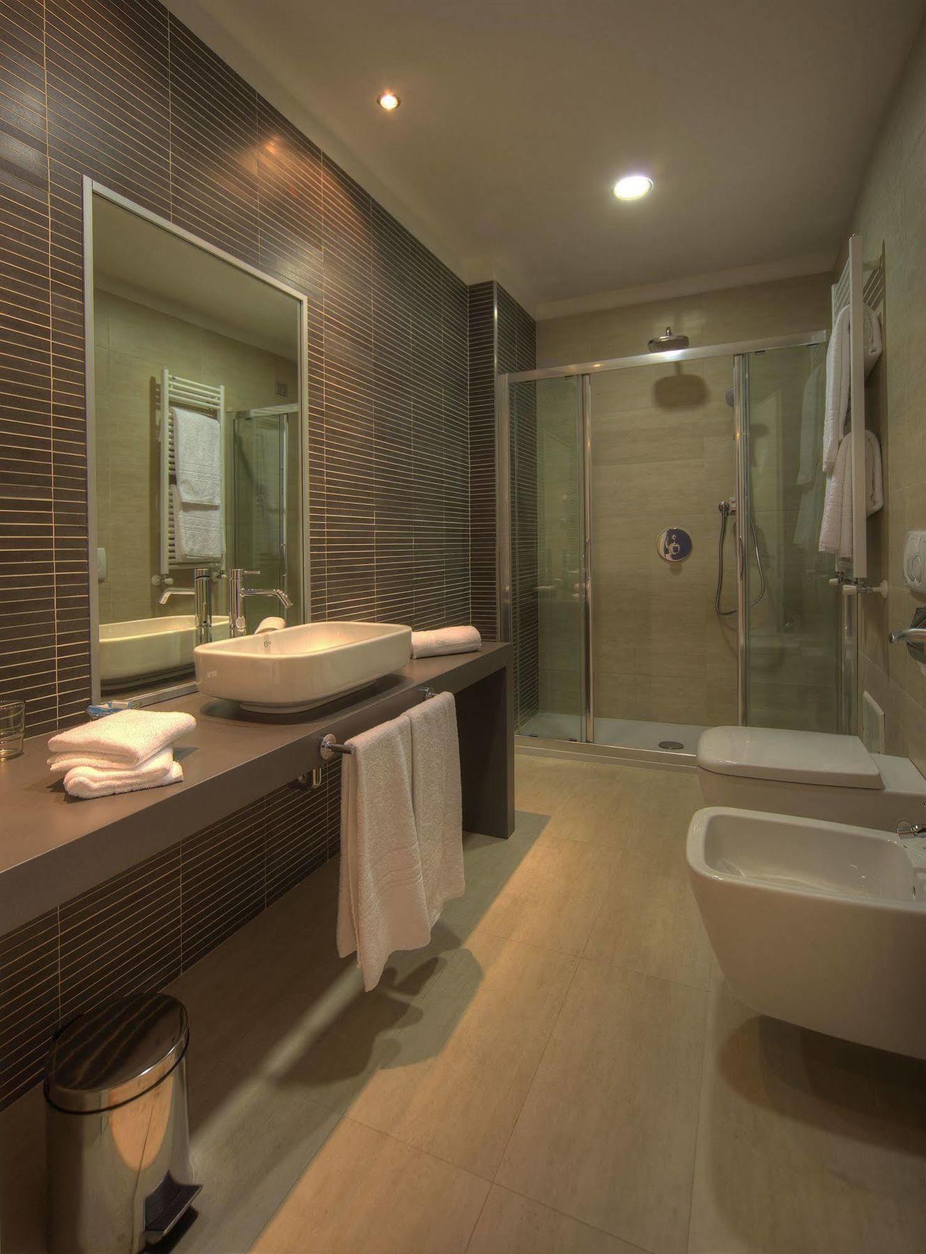 Point Hotel
