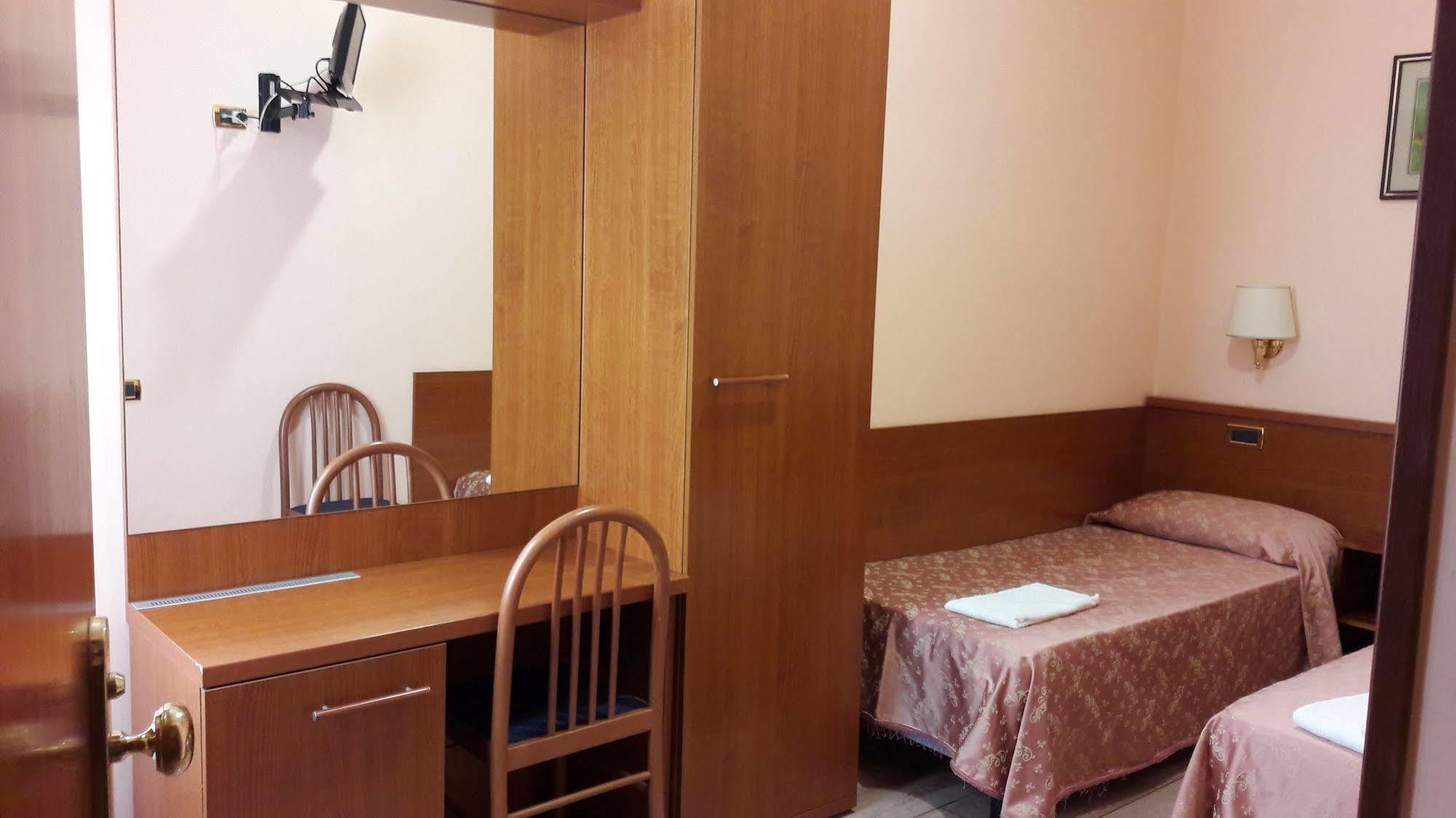 Aristotele Hotel 2*