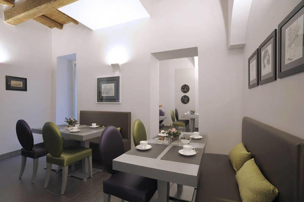 Hotel Trevi Palace Luxury Rom