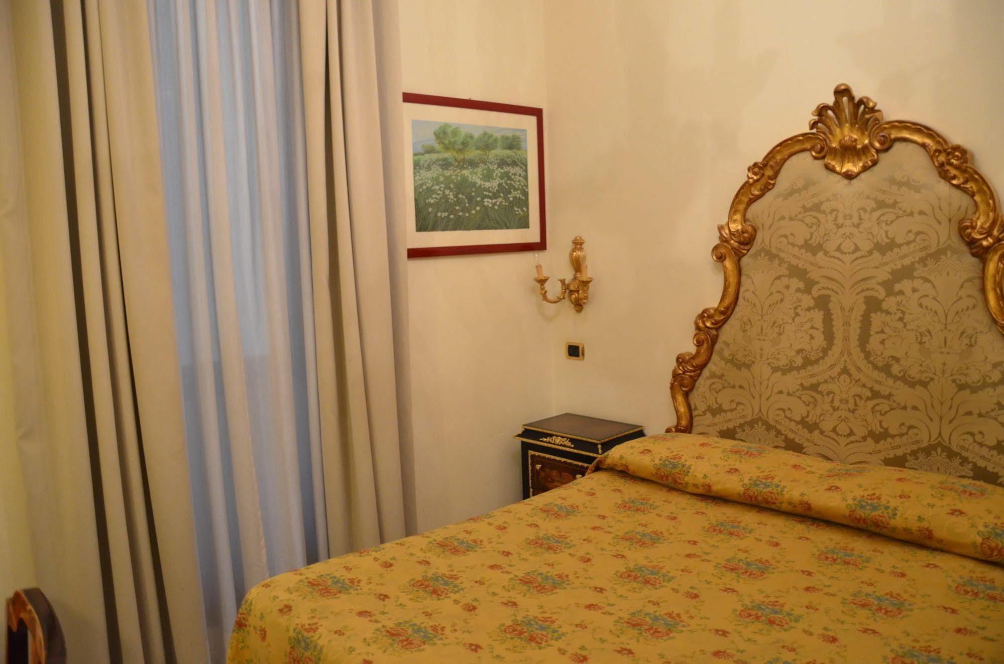 Hotell Des Epoques 3*