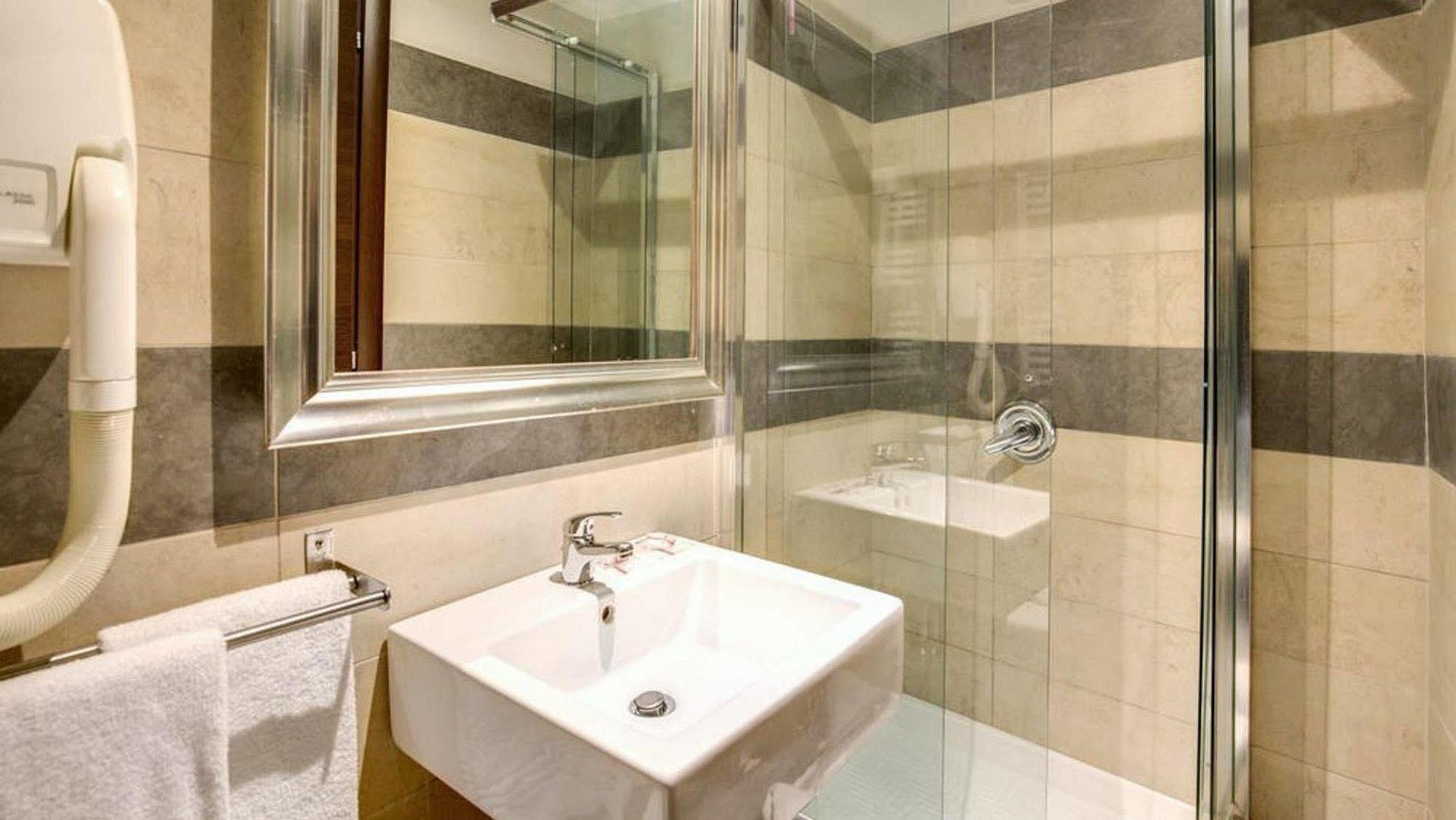 Hotel The Roma