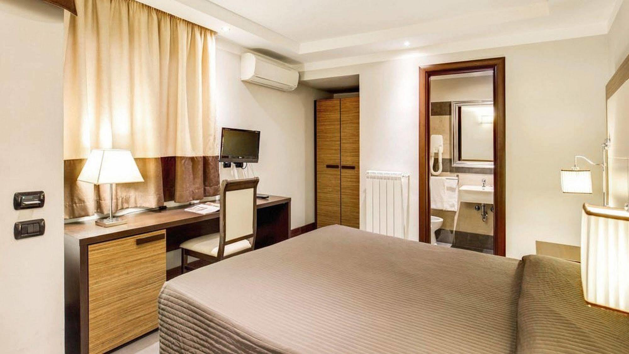 Hotel The