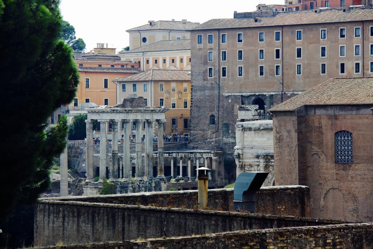 Irooms Forum & Colosseum