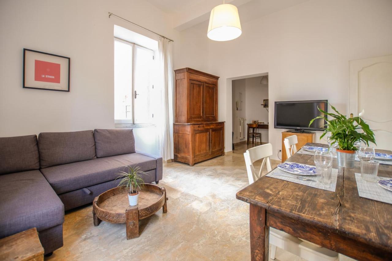 Spacious With Big Terrace At Colosseum Roma