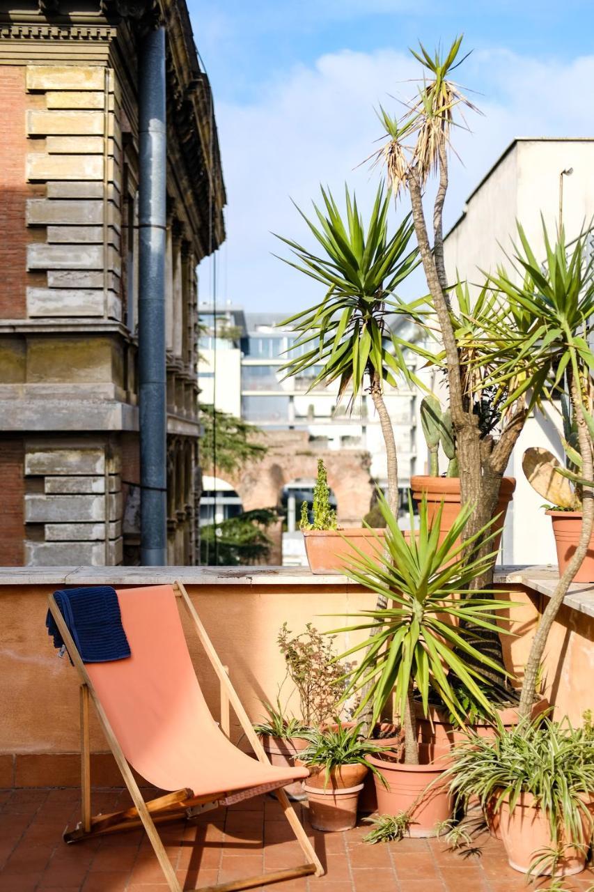Spacious With Big Terrace At Colosseum Apartamento *