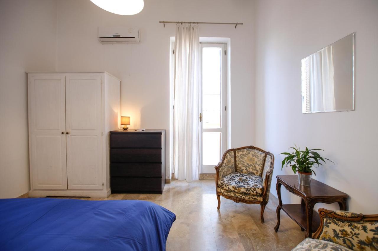Spacious With Big Terrace At Colosseum Apartamento Roma
