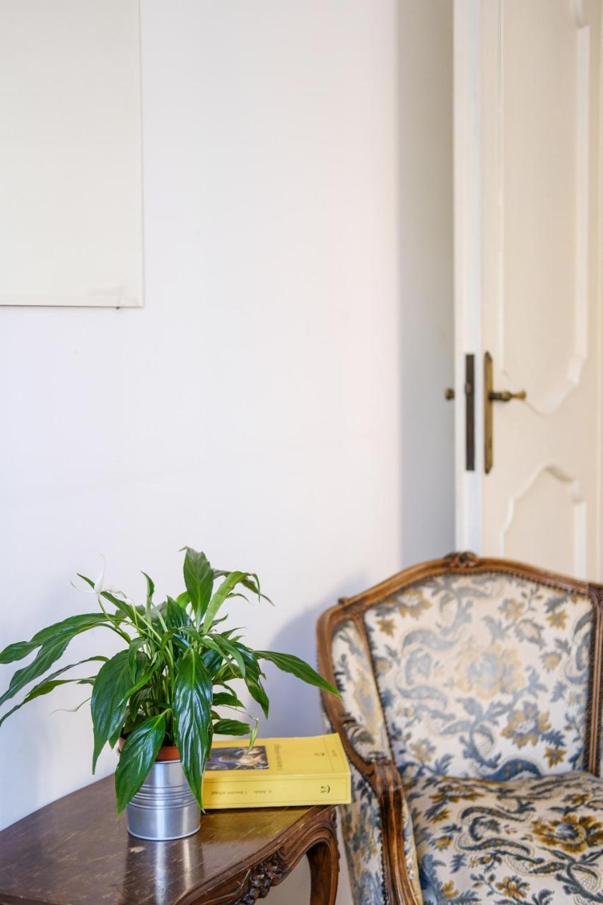 Spacious With Big Terrace At Colosseum Apartamento