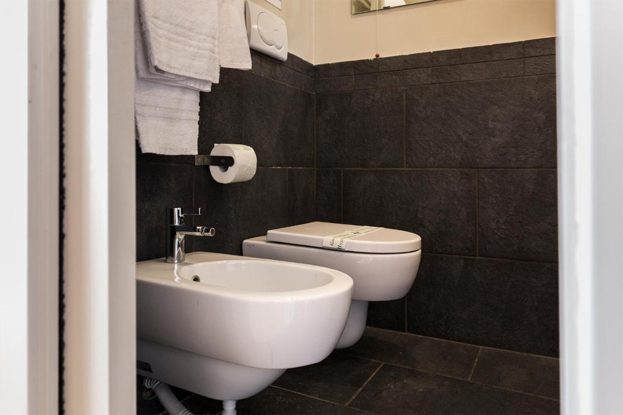 Floor Trastevere Affittacamere Roma