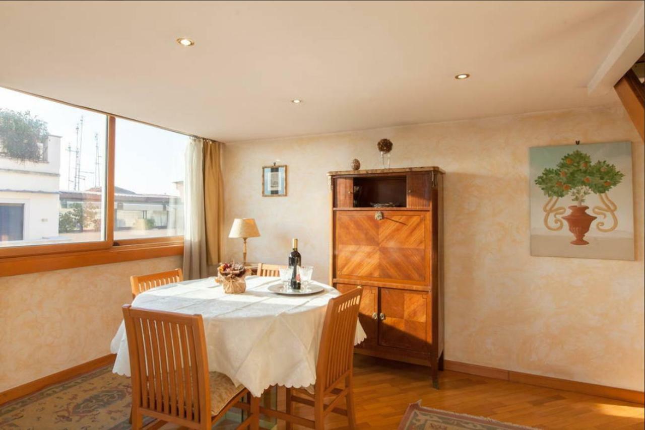 Amazing Panoramic Artist's Loft Spanish Steps