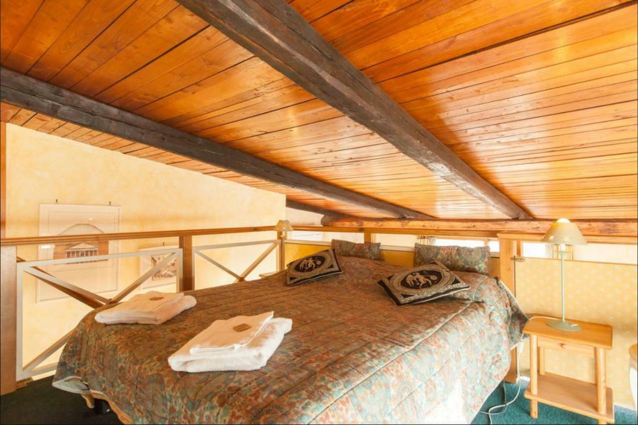 Amazing Panoramic Artist's Loft Spanish Steps