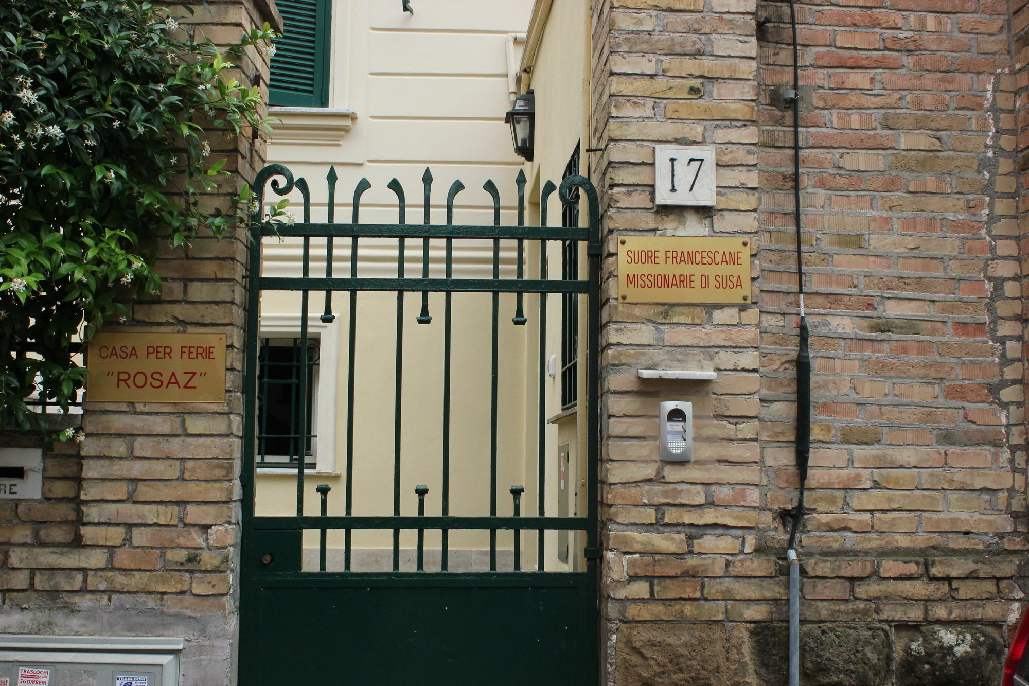 Casa Per Ferie Beato Rosaz Pensión 3*