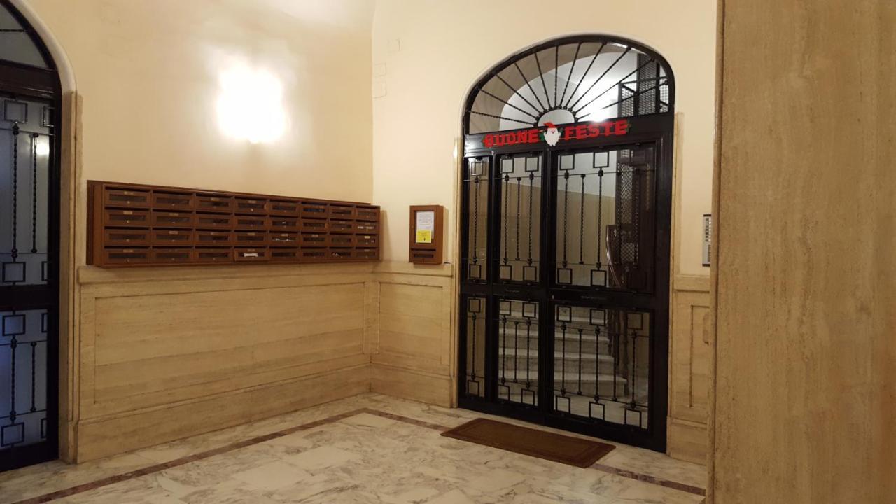 Acomodação com café da manhã  Luiza Vatican House Roma