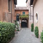 Forum Apartment