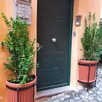 Vicolo Navona