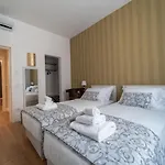 Nuances The Colosseum Apartment