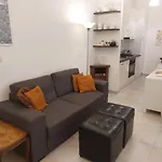 Casa Giova: Bilocale Con Balcone Al Gianicolo