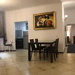 Roman Apartment In Trastevere