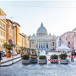 Spacious With Sunny Terrace Near Vatican