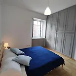 White & Wood House In Rome