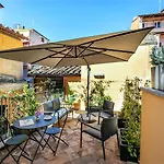Viam 16B Suites