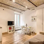 Navona Flat