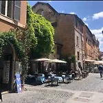 Intimo Ed Eclettico Studio A Trastevere