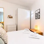 Cozy With Balcony By Ndp Rent