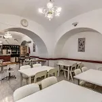 Hotel Altavilla 9