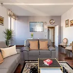 Stunning Center Rome Apartment