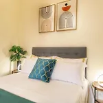 Lovely 2 Bedroom Apartment By Yourhost