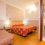 Hotel Arco Di Travertino