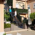 Harry\'S Bar Trevi Hotel & Restaurant