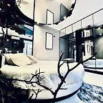 Luxury Apartment With Spa And Free Parking