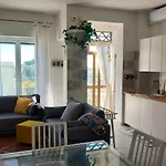 Sunny Apt 20 Min St Peter By Train