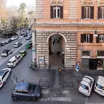 Leone D\'Oro Guesthouse - Close To Piazza Vittorio