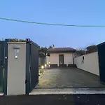 Villino Ancillotto With Garden And Parking Motorcycle Space