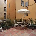 Nsm 71Viadelcorso Appartamento Con Terrazzo