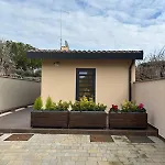 Villino Ancillotto With Garden And Parking Motorcycle Space