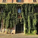 Bruno Domus Trastevere