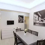 Roma Metro Apartment
